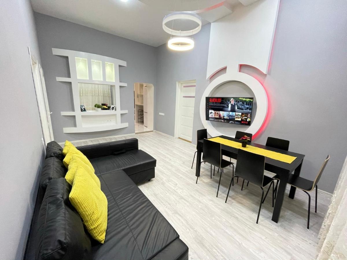 Deluxe Sapphire Residency - 4 BEDROOMS Budapest Extérieur photo